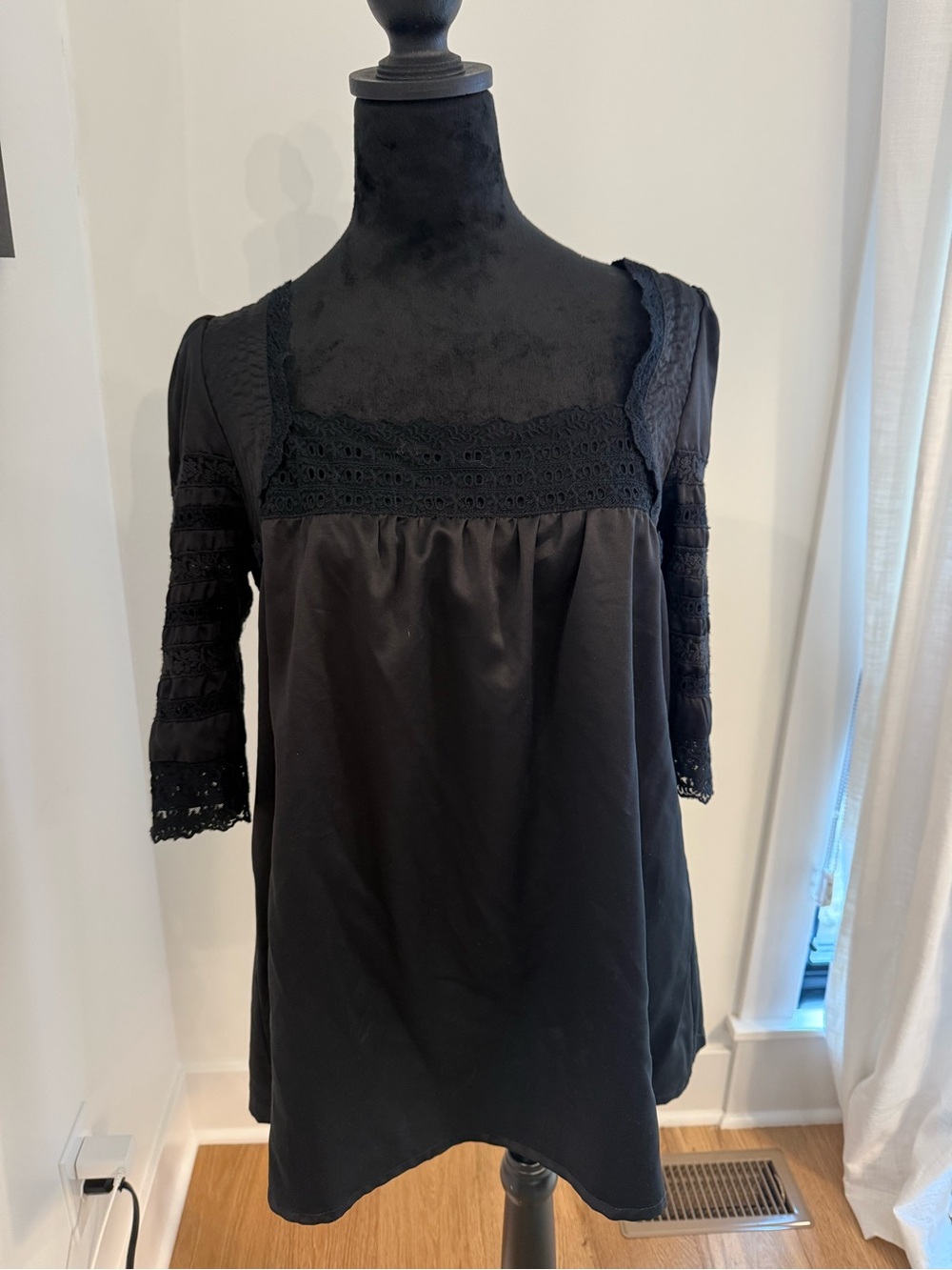 BCBGMAXAZRIA Black Satin Lace Babydoll Blouse Size XL